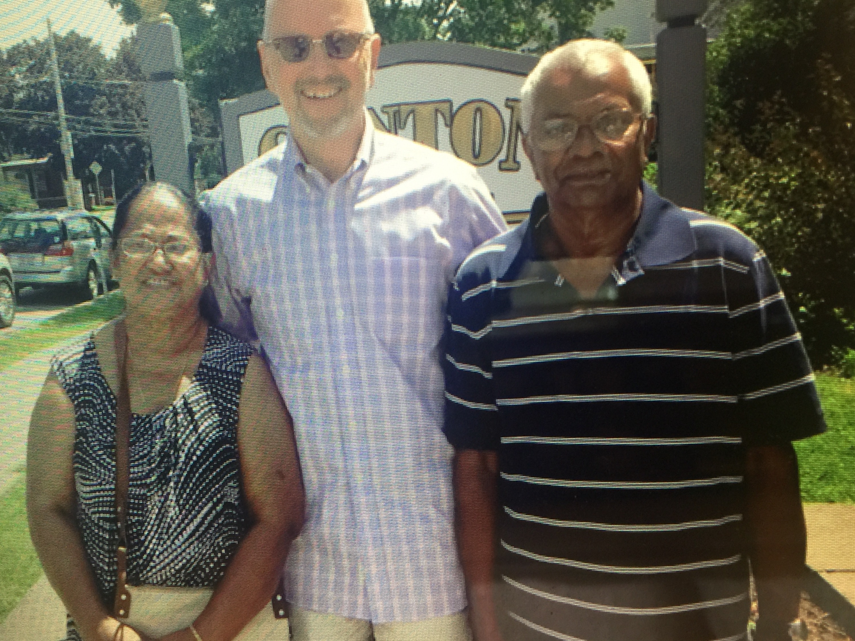 Hetti and Prema with their tutor, Ronald Lauther